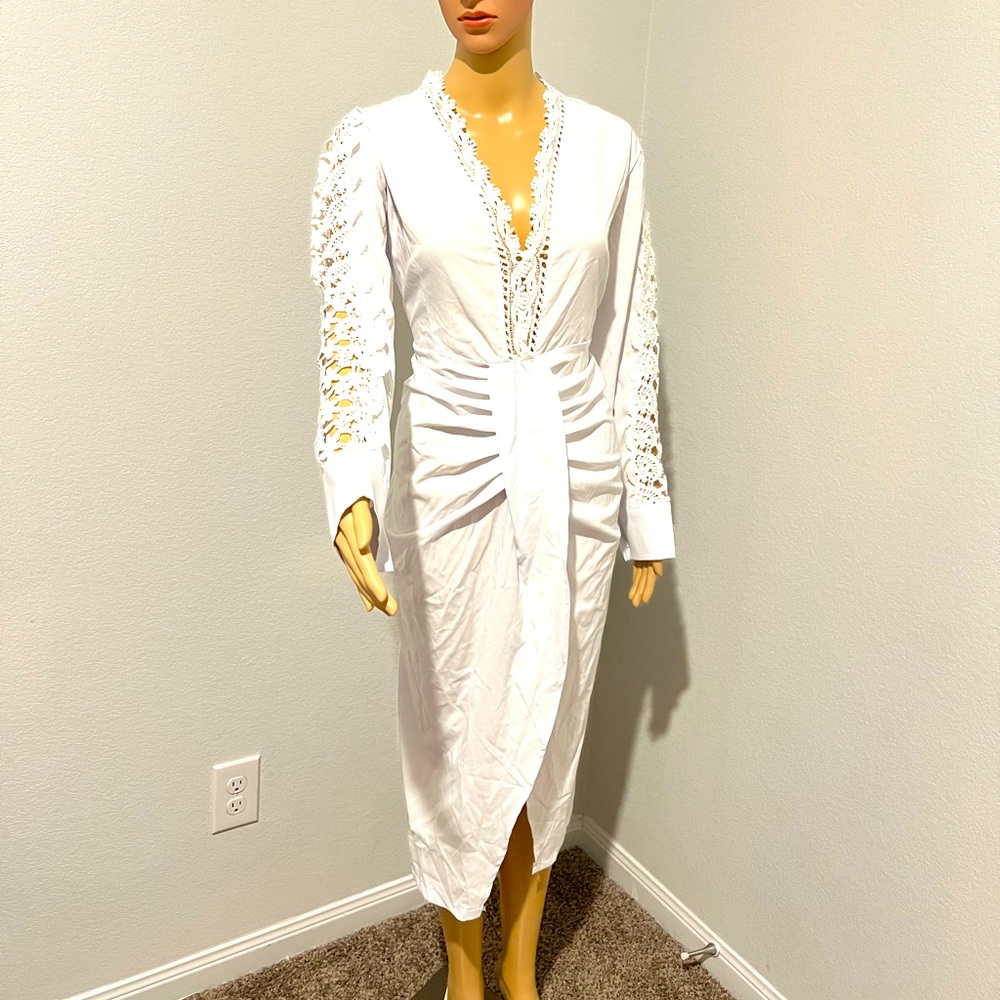White dress. Never worn.